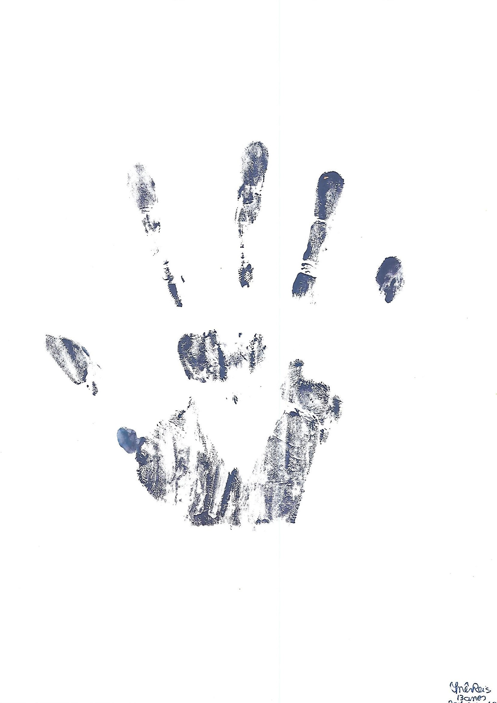 Hand study drawing by Inês Reis (@inesreisx)